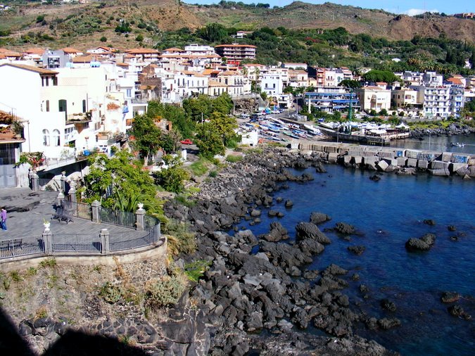 (45)  Aci Castello